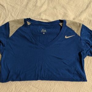 Blue Nike shirt size m